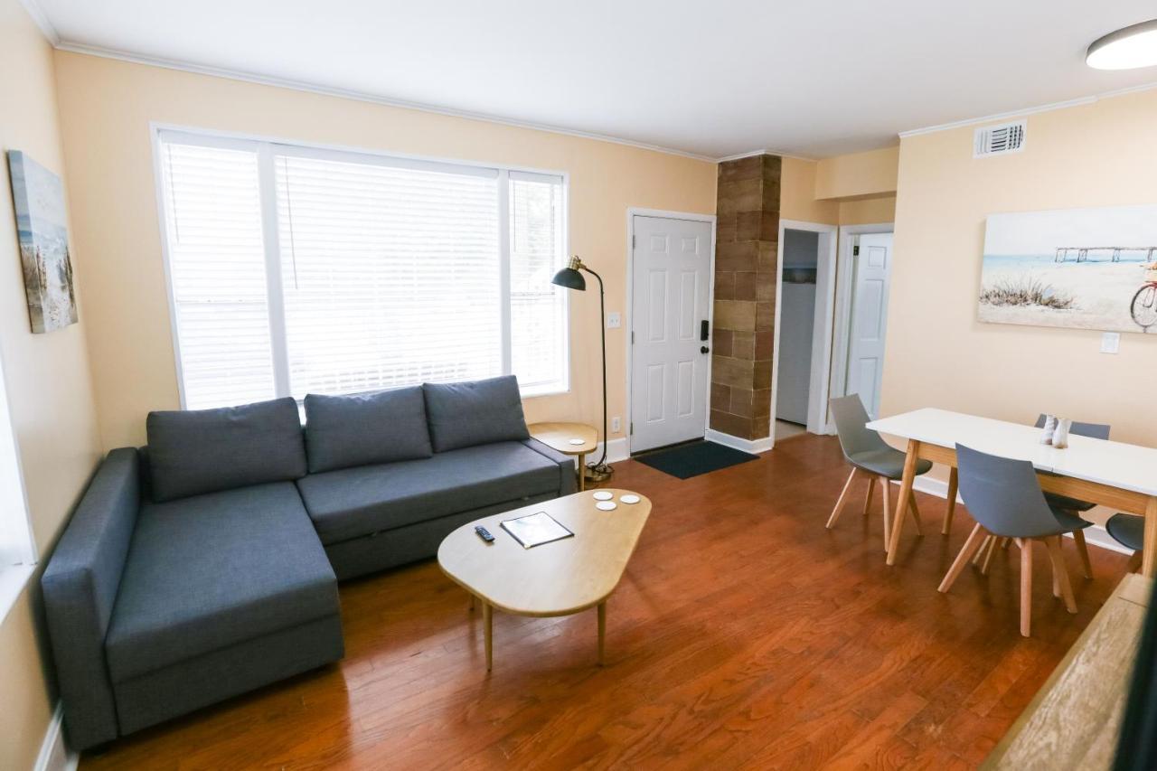 New Listing! Centrally Located Efficiency One Mile To The Beach! Jacksonville Beach Kültér fotó