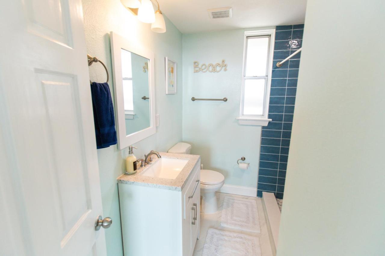 New Listing! Centrally Located Efficiency One Mile To The Beach! Jacksonville Beach Kültér fotó