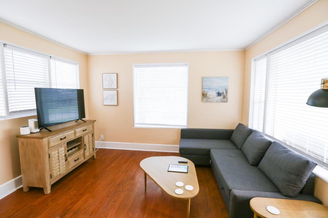 New Listing! Centrally Located Efficiency One Mile To The Beach! Jacksonville Beach Kültér fotó